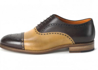 Ambiorix Personalisierte rahmengenähte Schuhe zweifarbiges braunes Leder. Modell Gabil